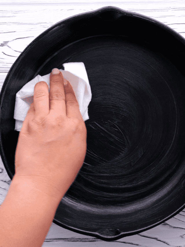 How To Season A Cast Iron Skillet