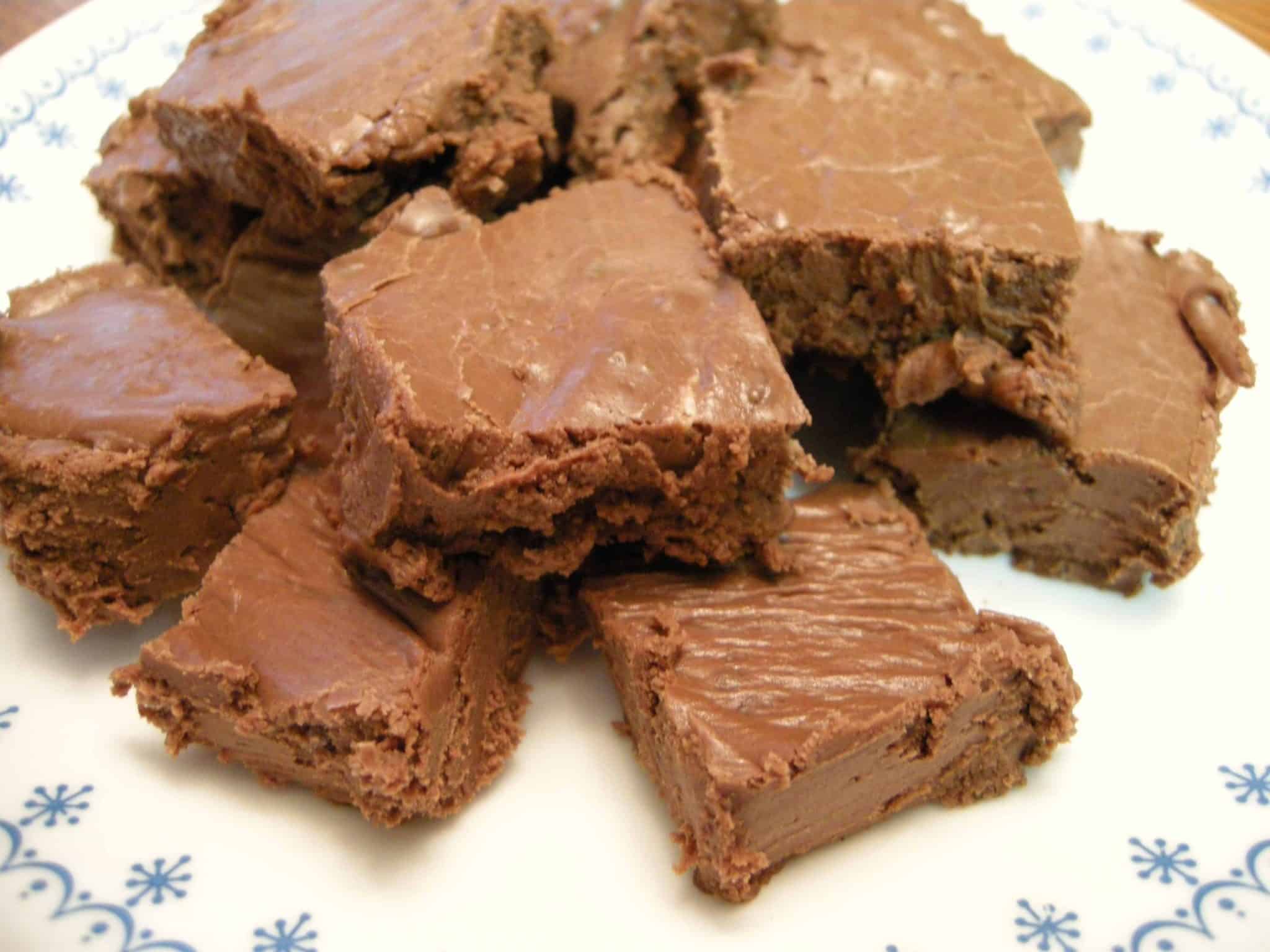 Plate of easy chocolate fudge.