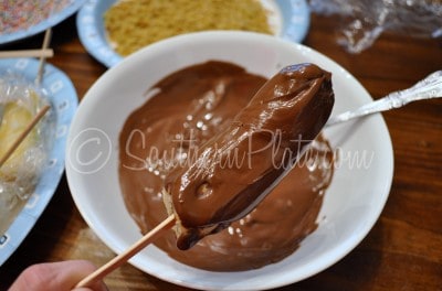 Frozen Chocolate Covered Bananas - a GREAT Alternative to popsicles and ice cream. My kids love these (and so do I)