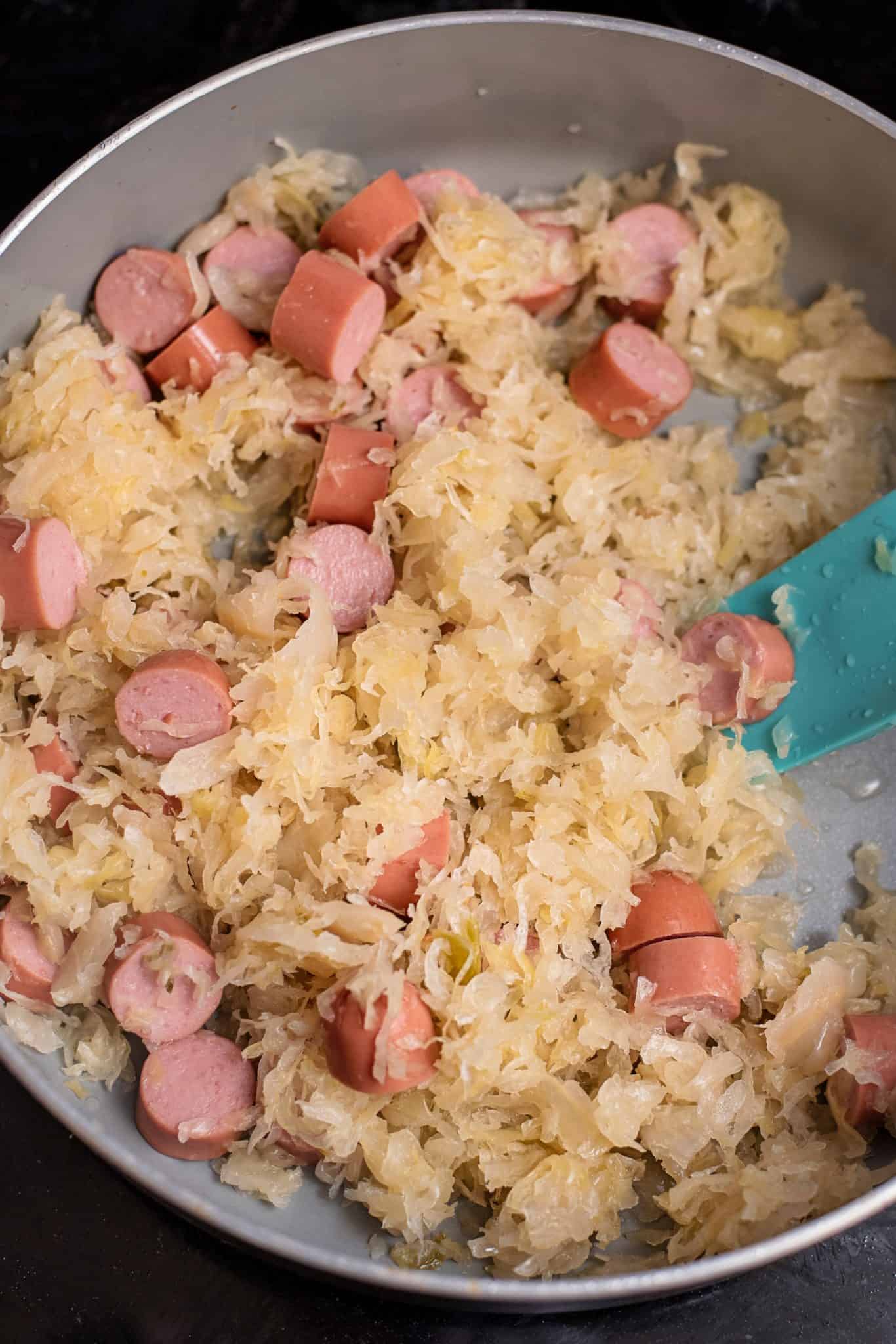 What Goes Good With Sauerkraut And Weenies