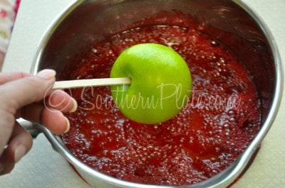 Old Fashioned Candy Apples (Easy!) - Southern Plate