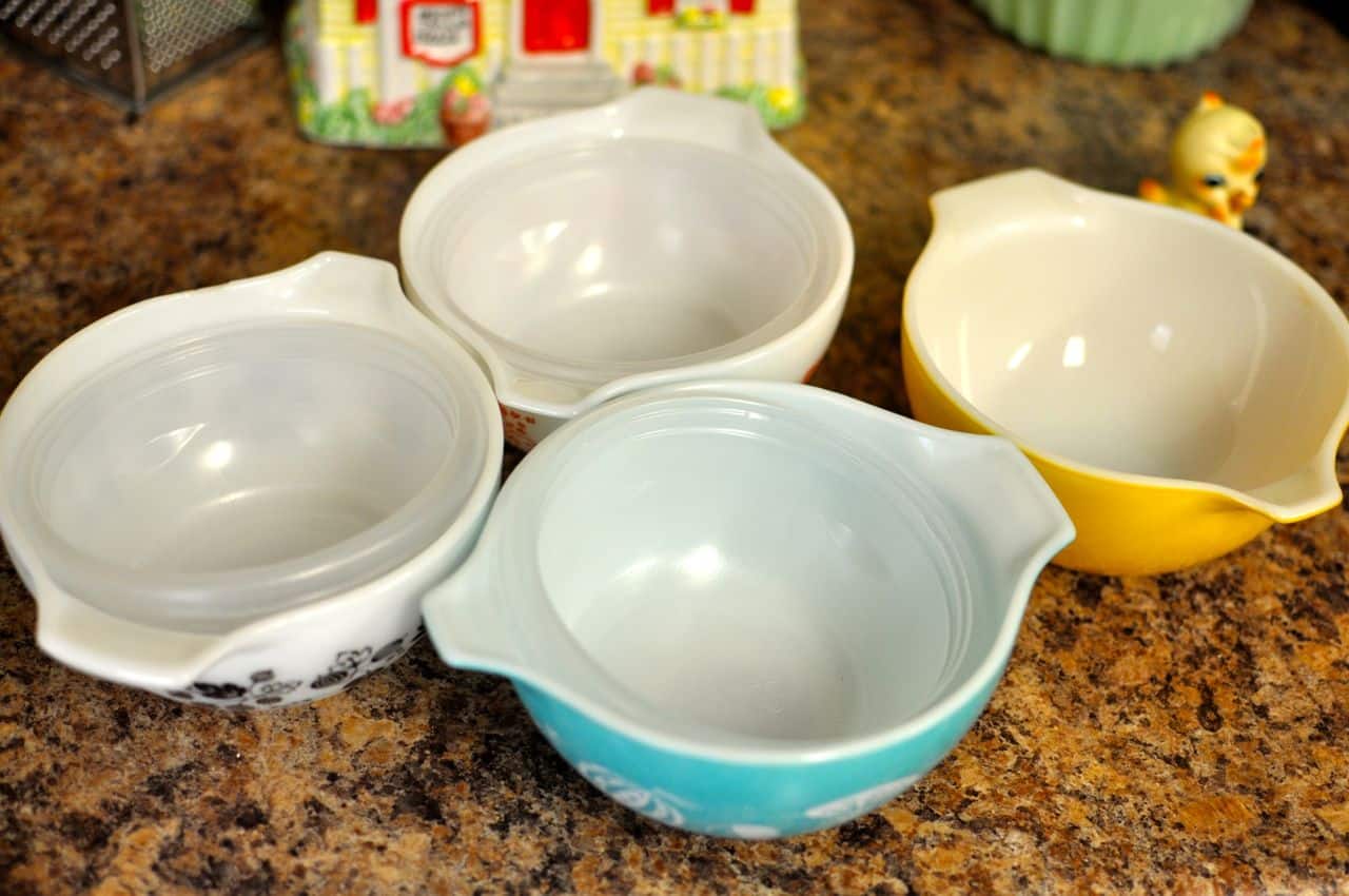 Sold at Auction: Rubbermaid Containers, Biscuit Jars, Mixing Bowls