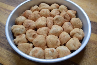 Monkey bread with cream cheese.