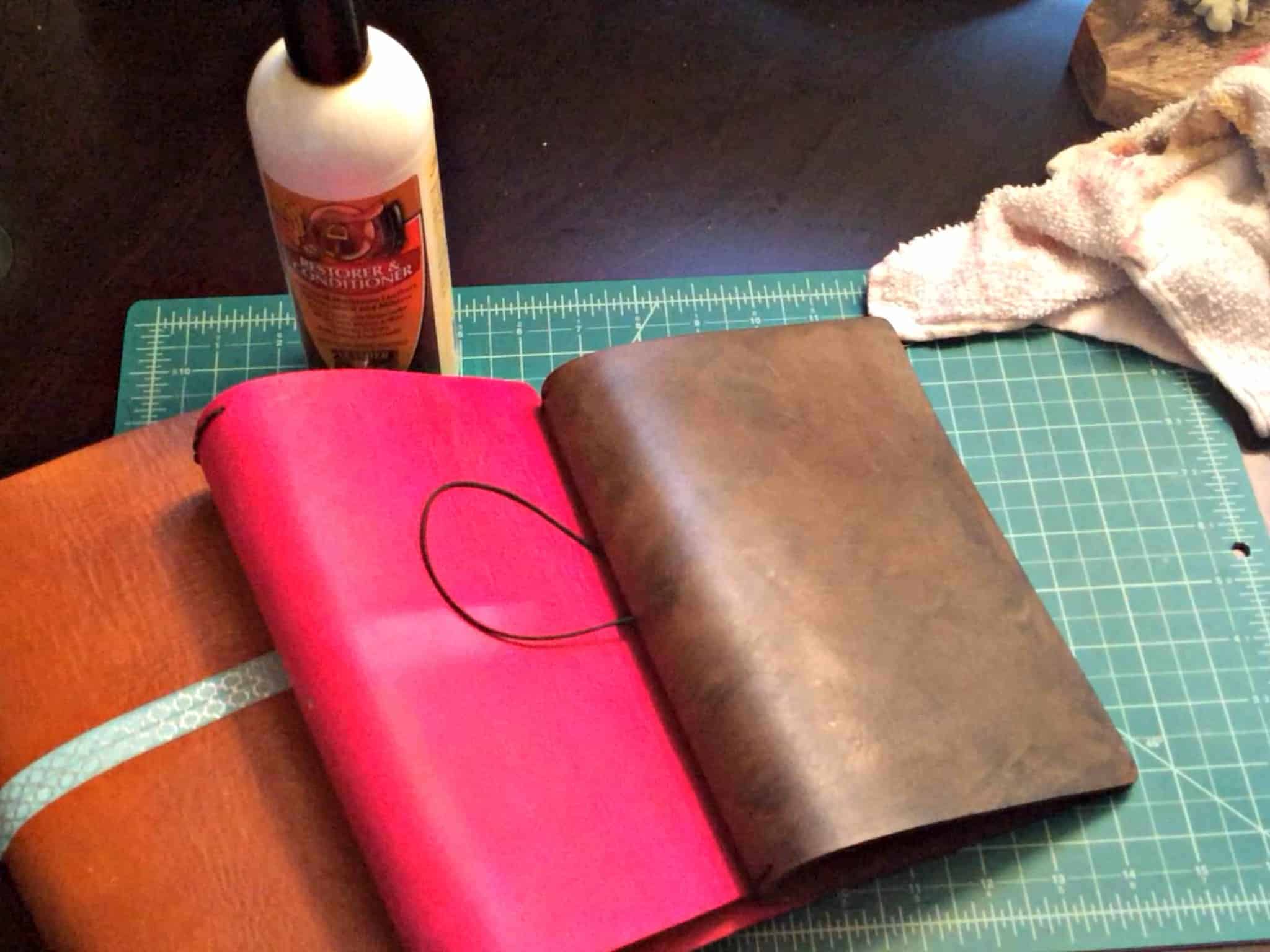 How to Roll a Leather Traveler’s Notebook