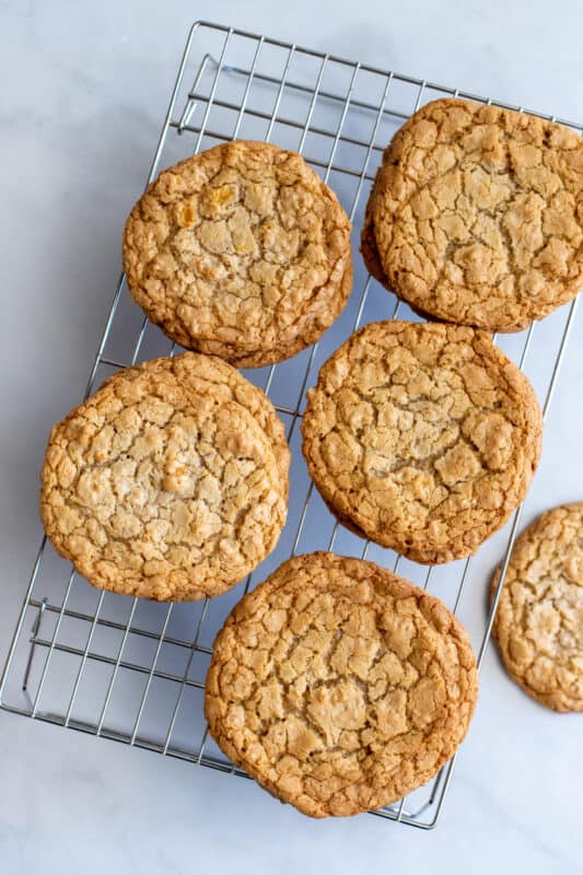 Baked dishpan cookies on wire rack.