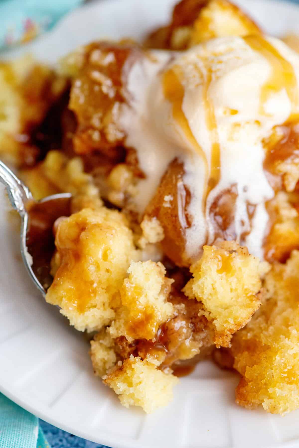 serve Caramel Apple Dump cake with vanilla ice cream