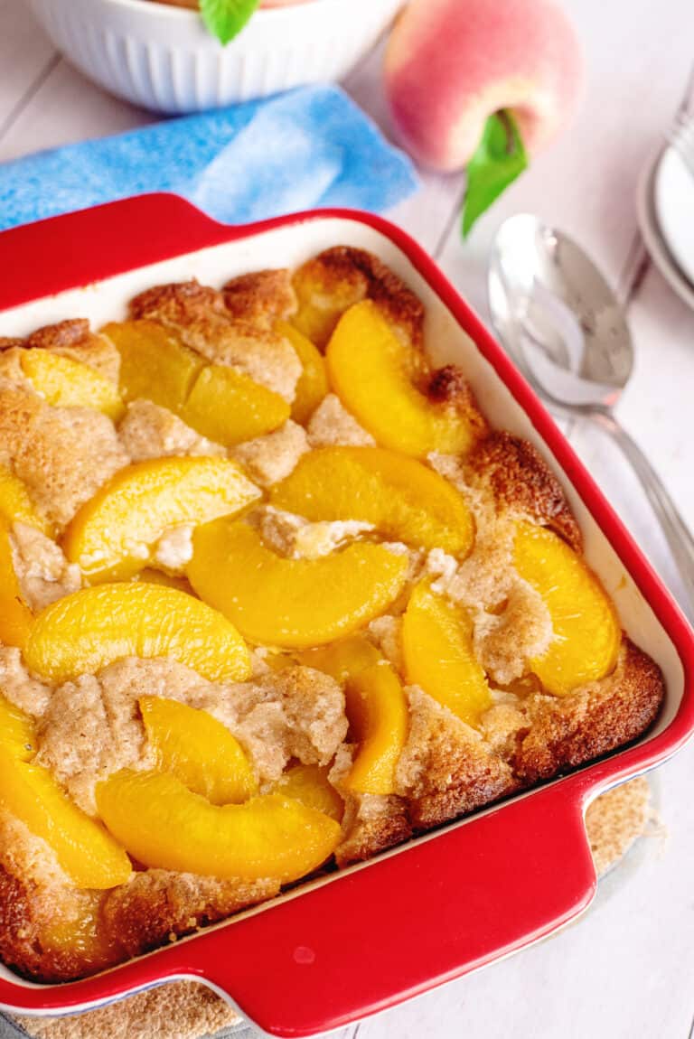 Easy Old-Fashioned Peach Cobbler Recipe - Southern Plate