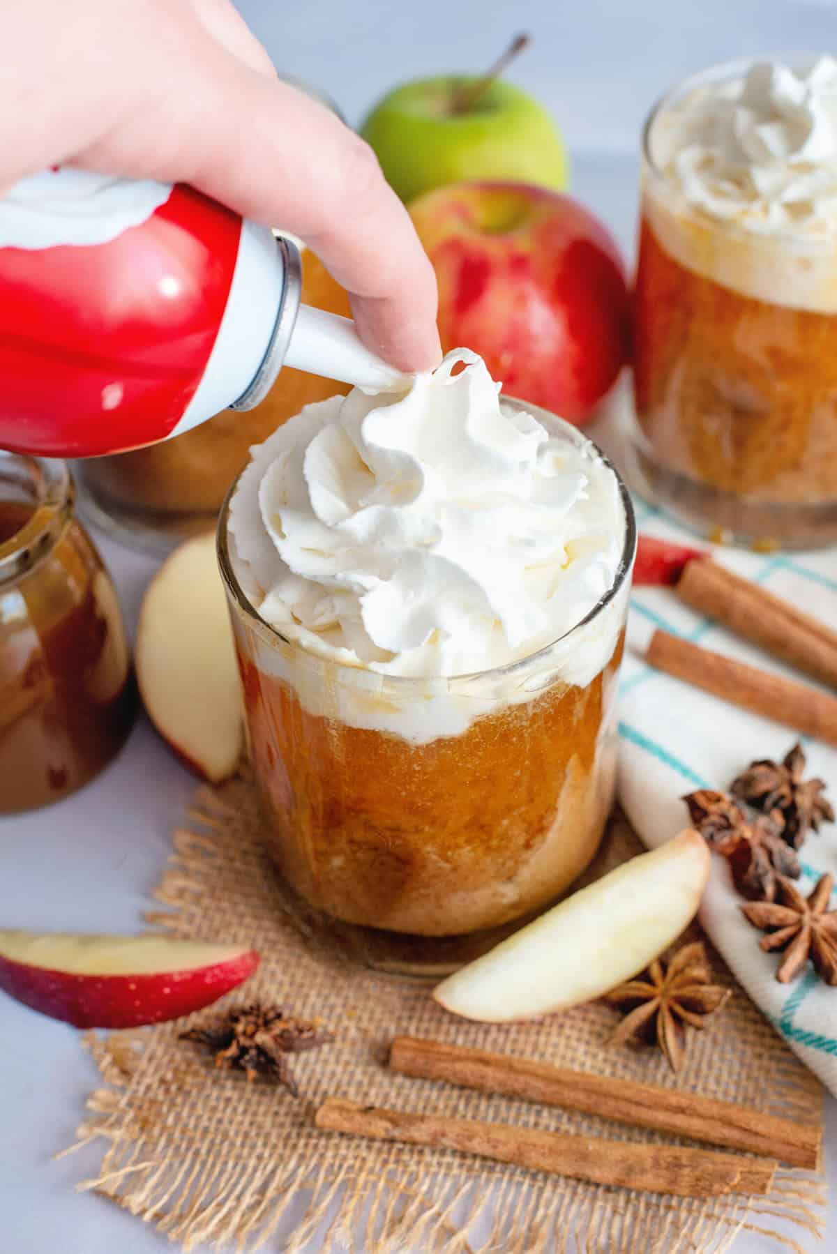 Slow-cooker Caramel Apple Cider 