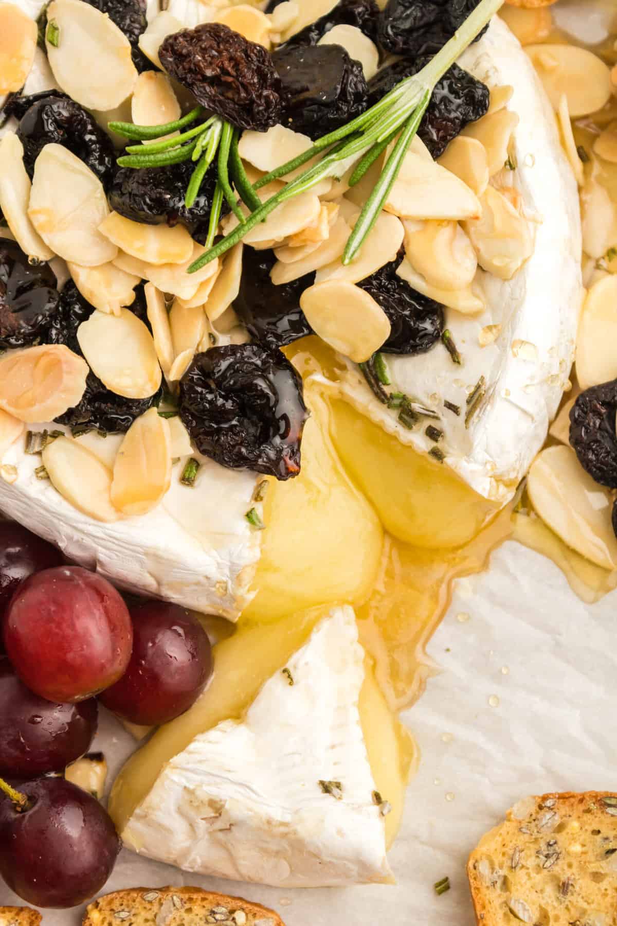 how-to-bake-brie-with-delicious-toppings-southern-plate