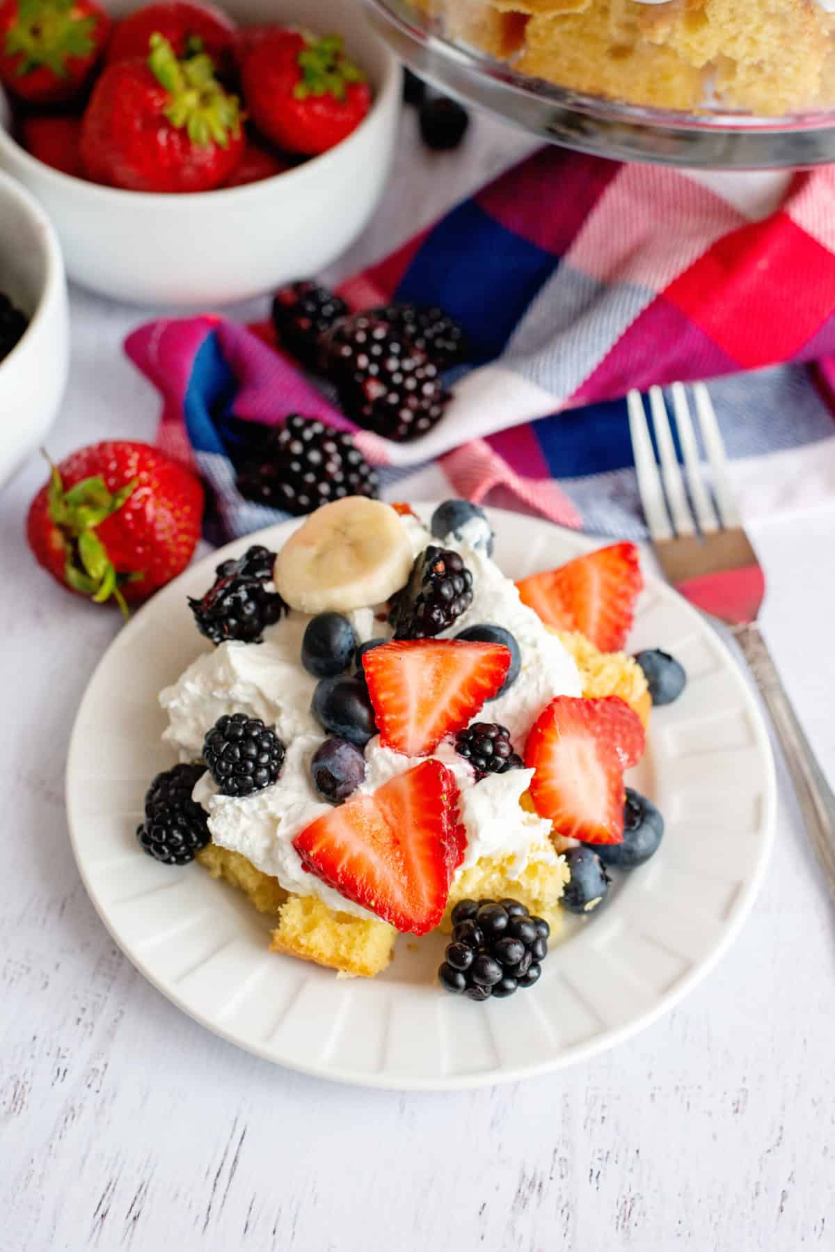 serve creamy dreamy fruit trifle