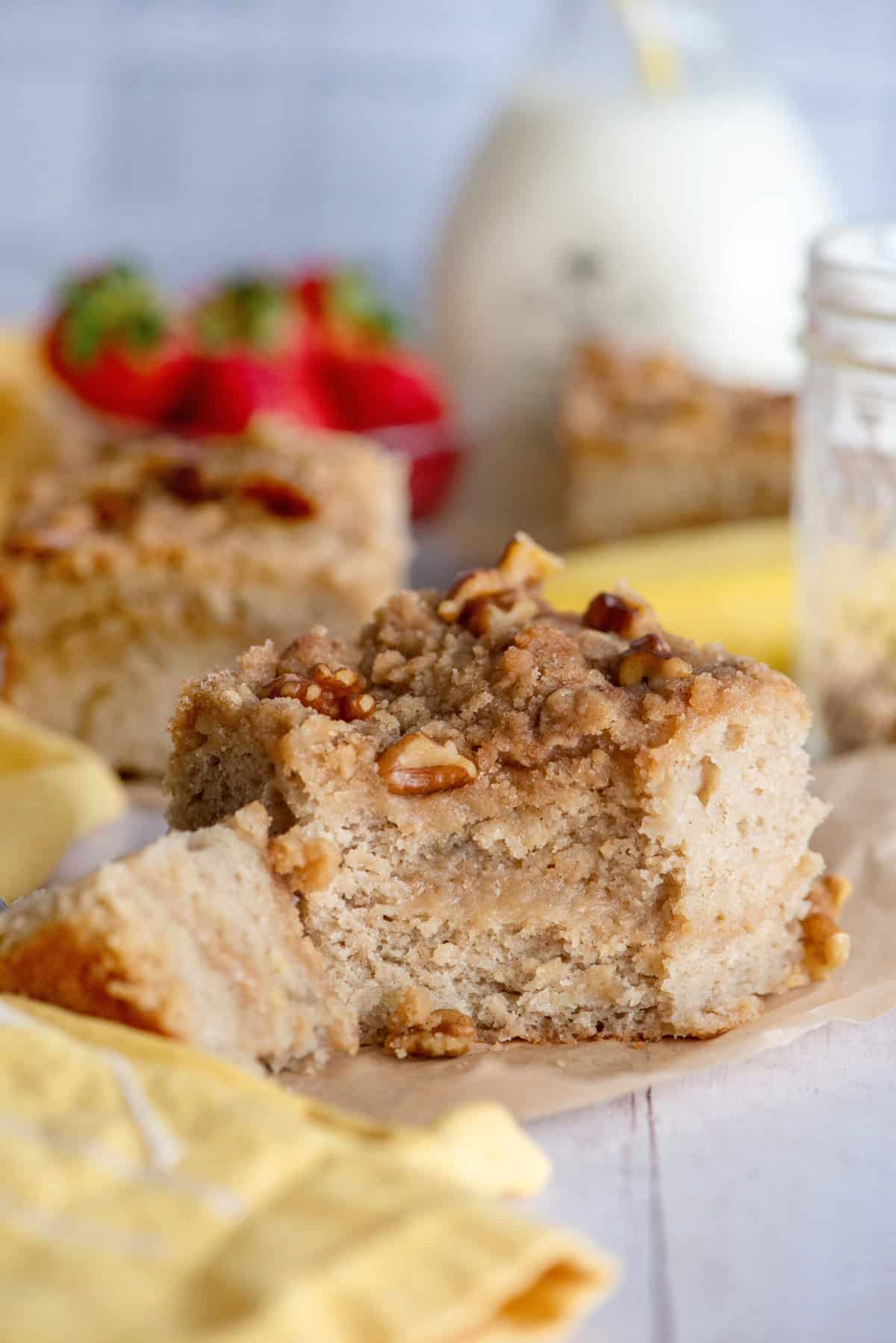 Delicious Banana Crumb Cake