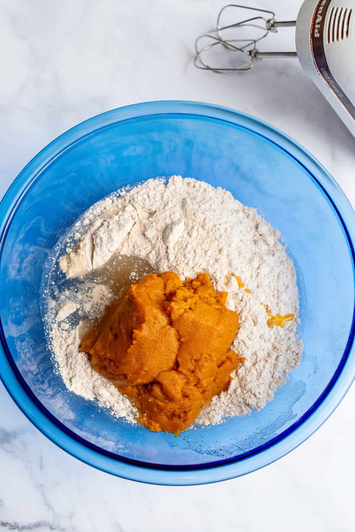 pumpkin spice muffin batter 