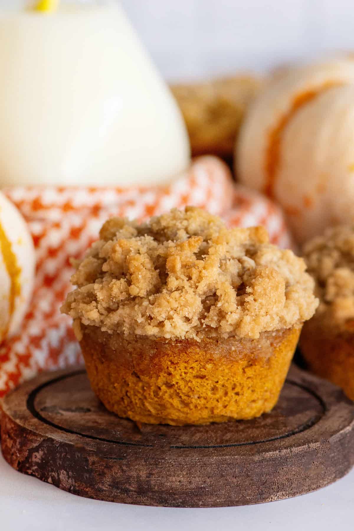 pumpkin spice muffin with streusel topping