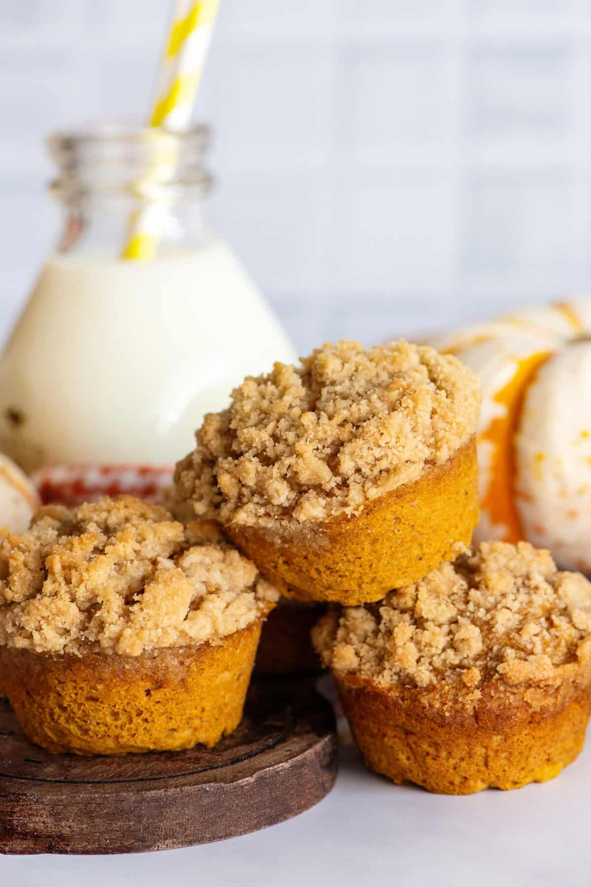 pumpkin spice muffins with streusel topping