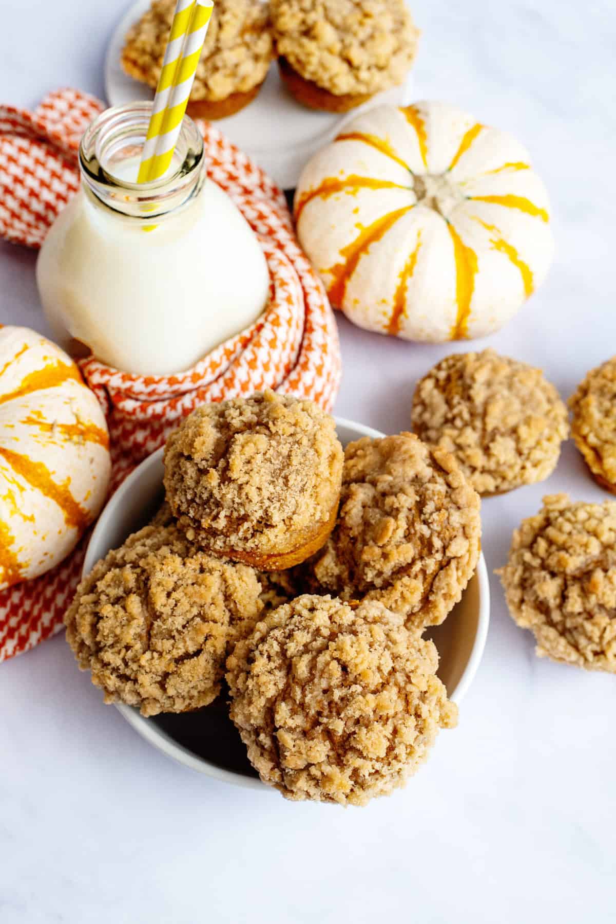 pumpkin spice muffins with streusel topping