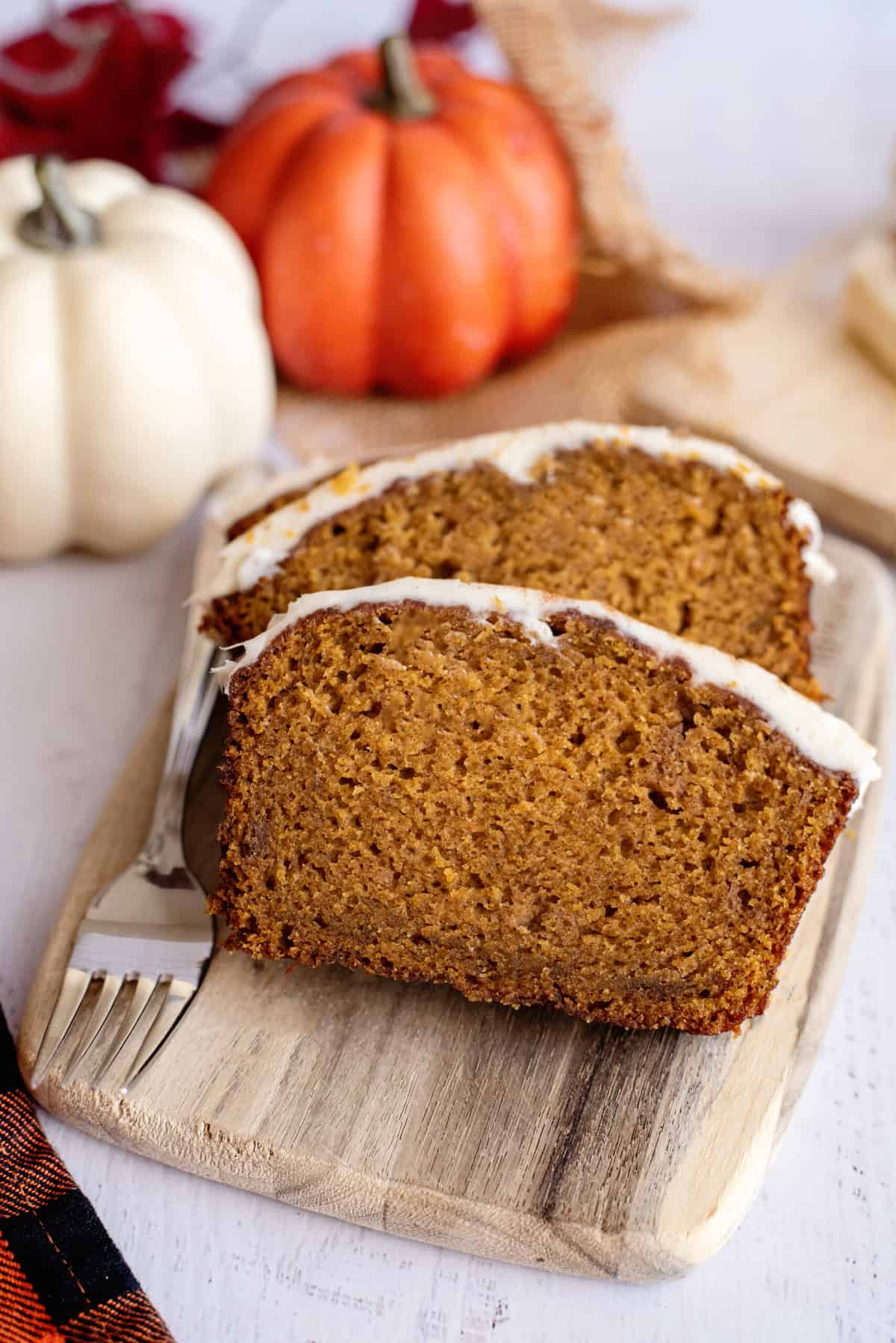 pumpkin bread with cream cheese frosting