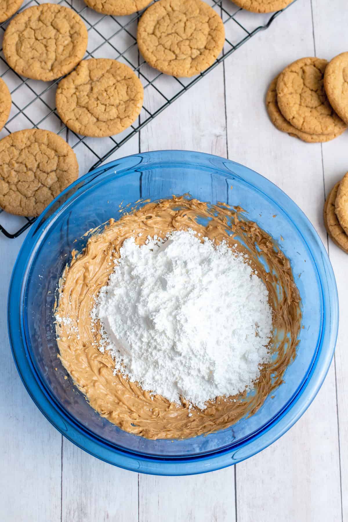 add powdered sugar to the filling