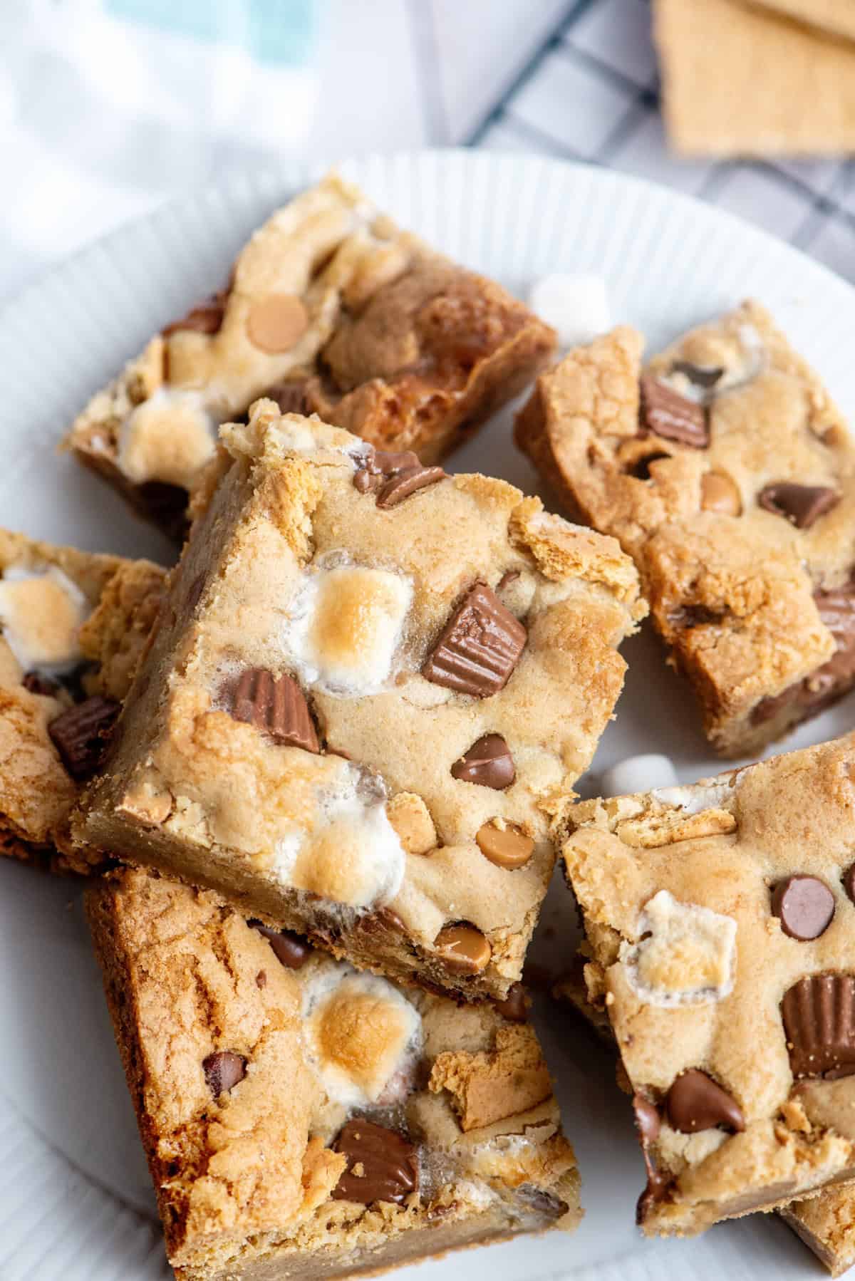 peanut butter cup s'mores cookie bars