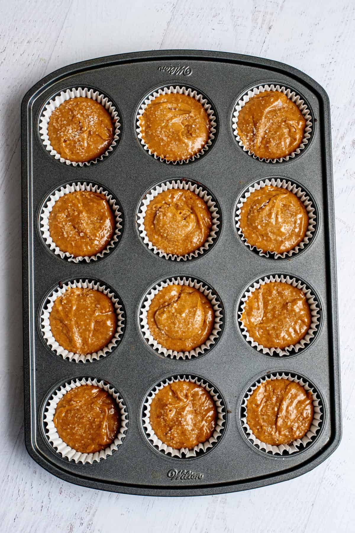 Fill muffin liners