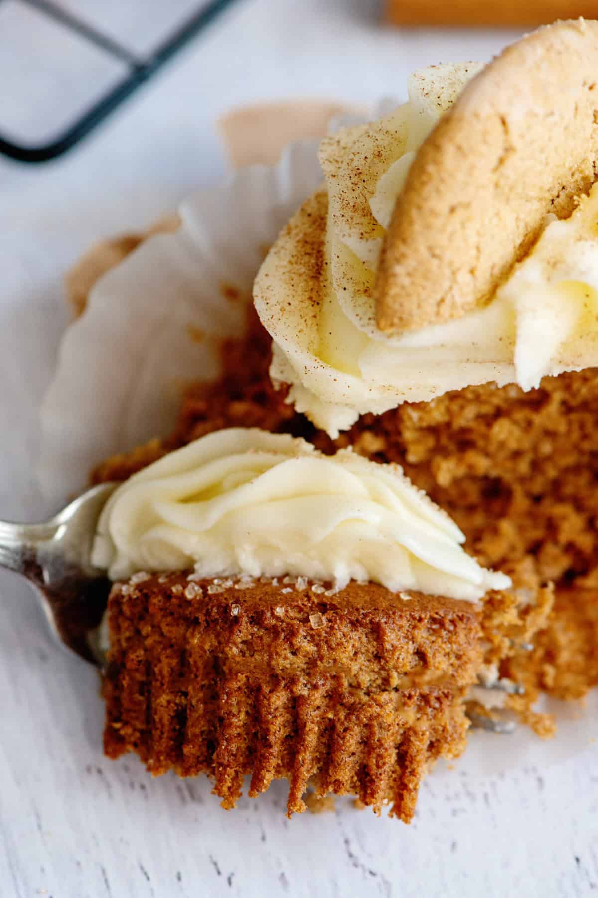 Quick Gingerbread Party Muffins crumb