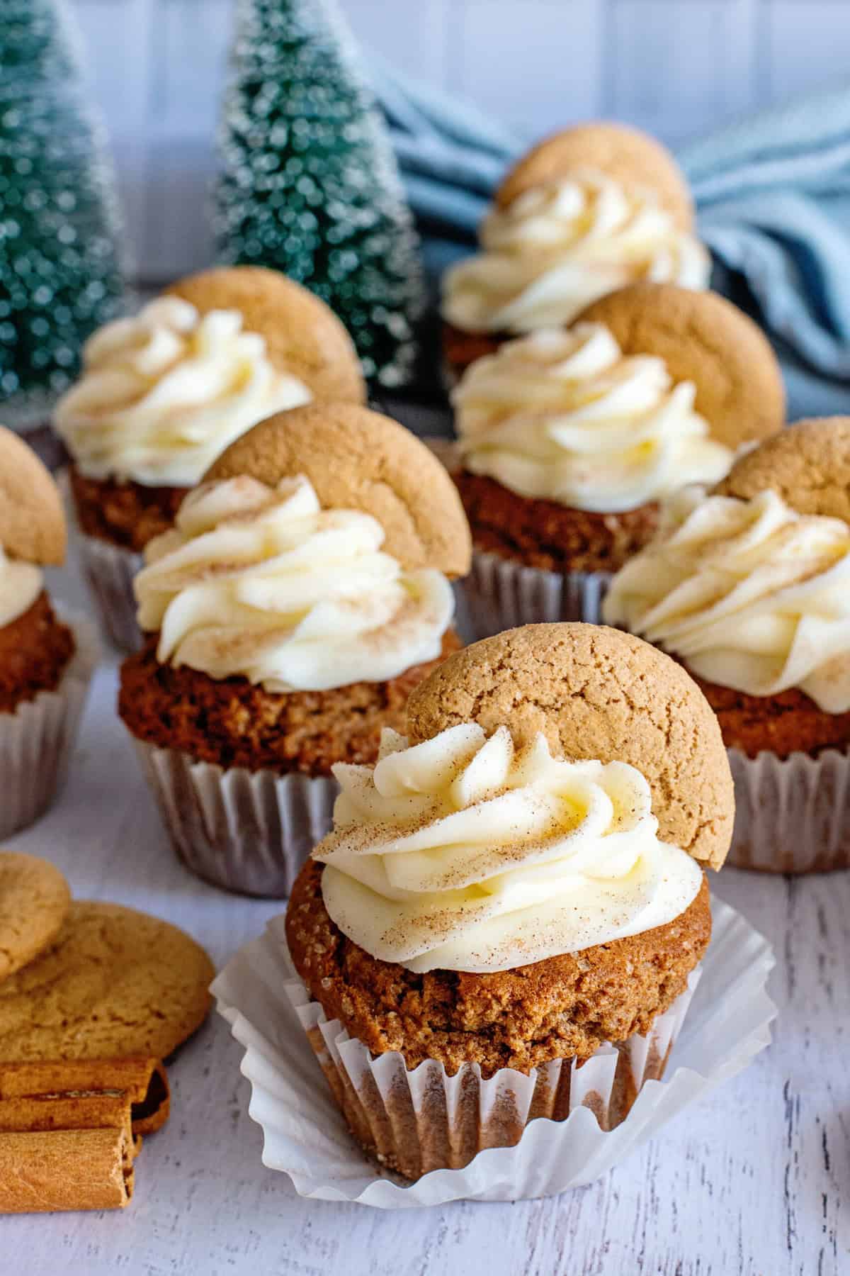 Quick Gingerbread Party Muffins