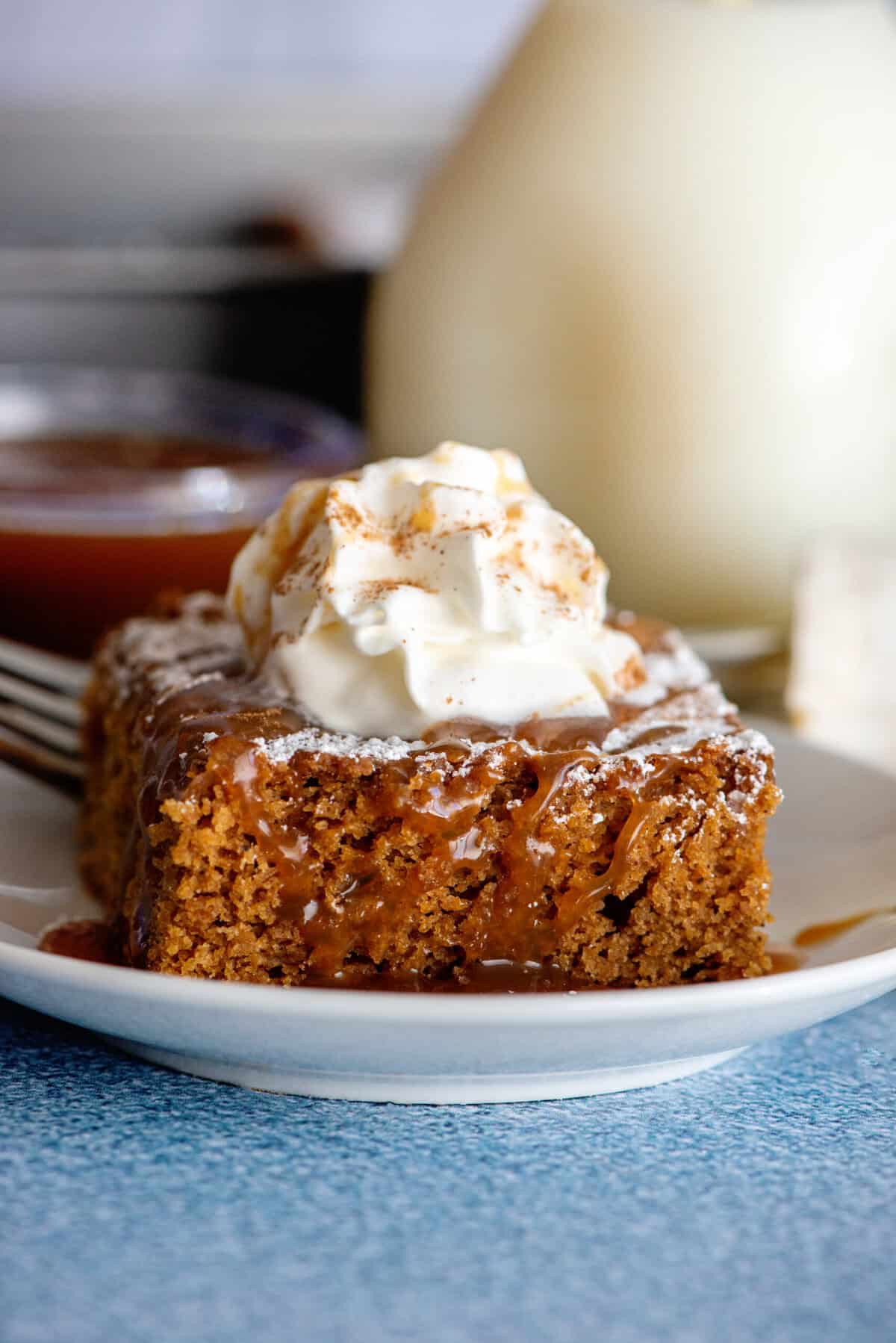 simple gingerbread snack cakes