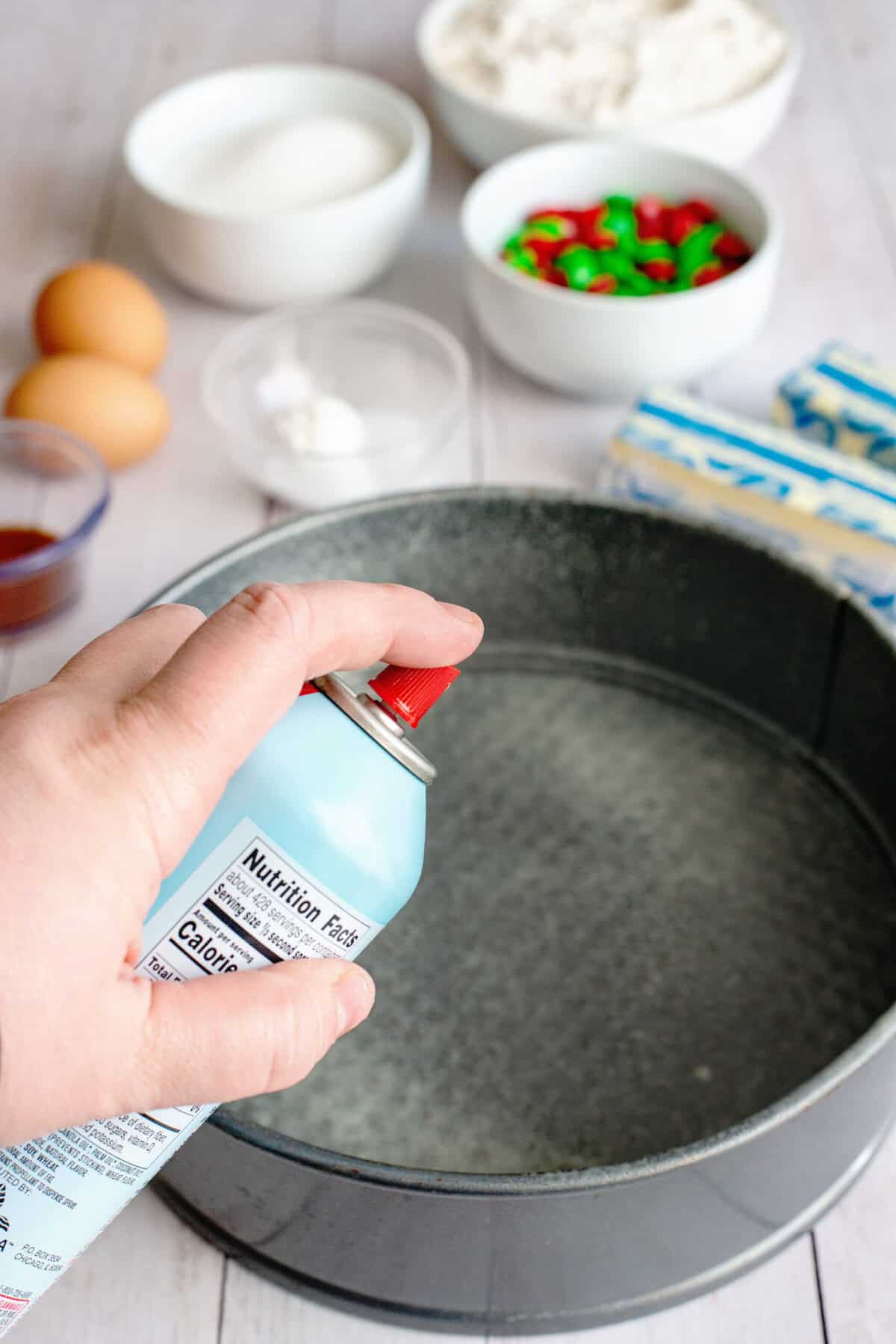 spray pan with baking spray