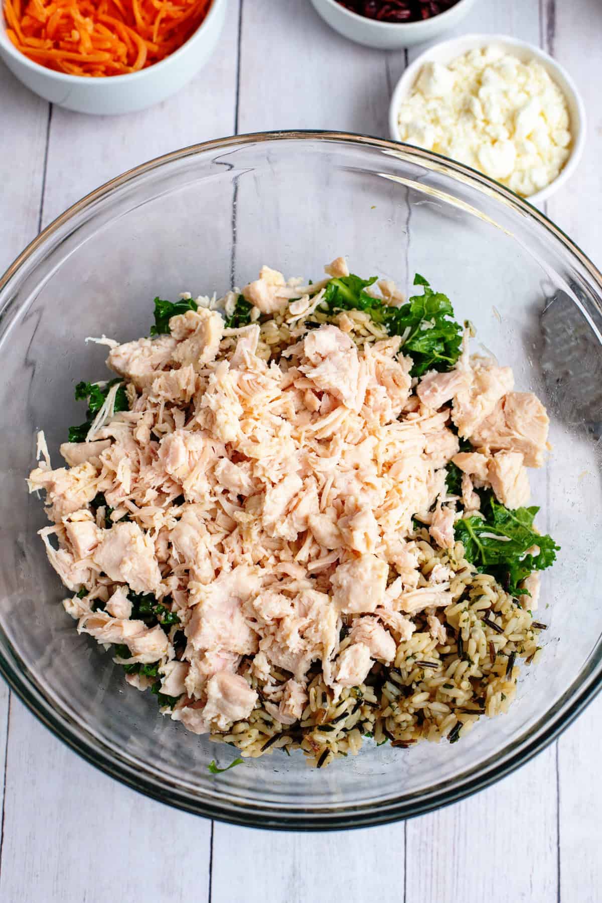 add shredded chicken to kale mixture